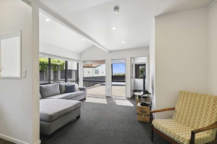 8 Countess Close Maupuia_7