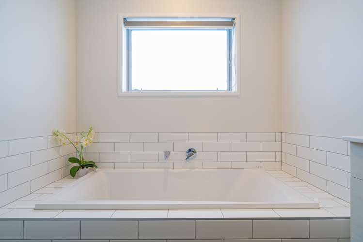 49 Longreach Drive Cooks Beach_12