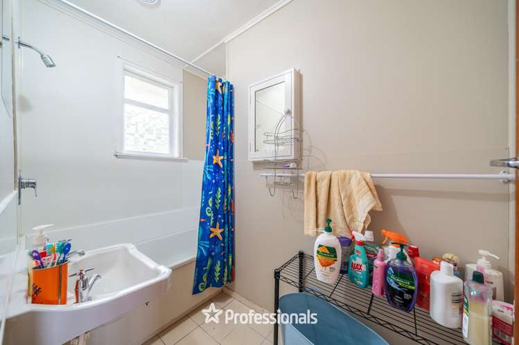 10a and b Poole Crescent Wainuiomata_13