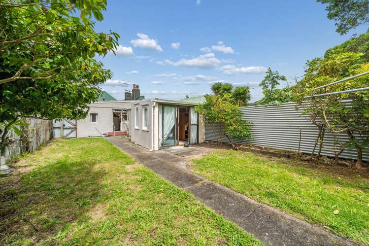 47 Riddlers Crescent Petone_13