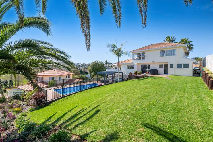 11 Azure Grove Unsworth Heights_16