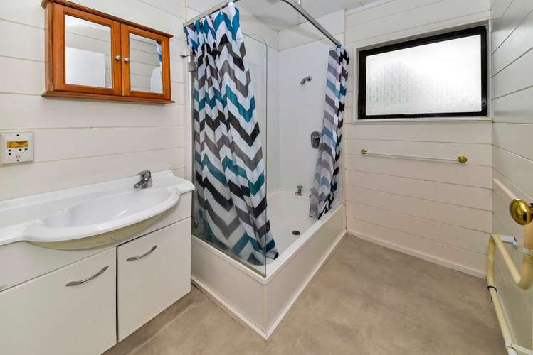 2/77 Russell Road Manurewa_12