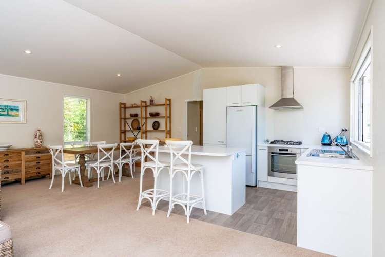 20 Taranga Road Langs Beach_7