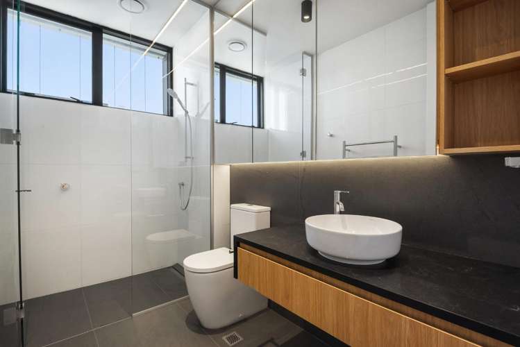 18/423-427 Beach Road Mairangi Bay_16