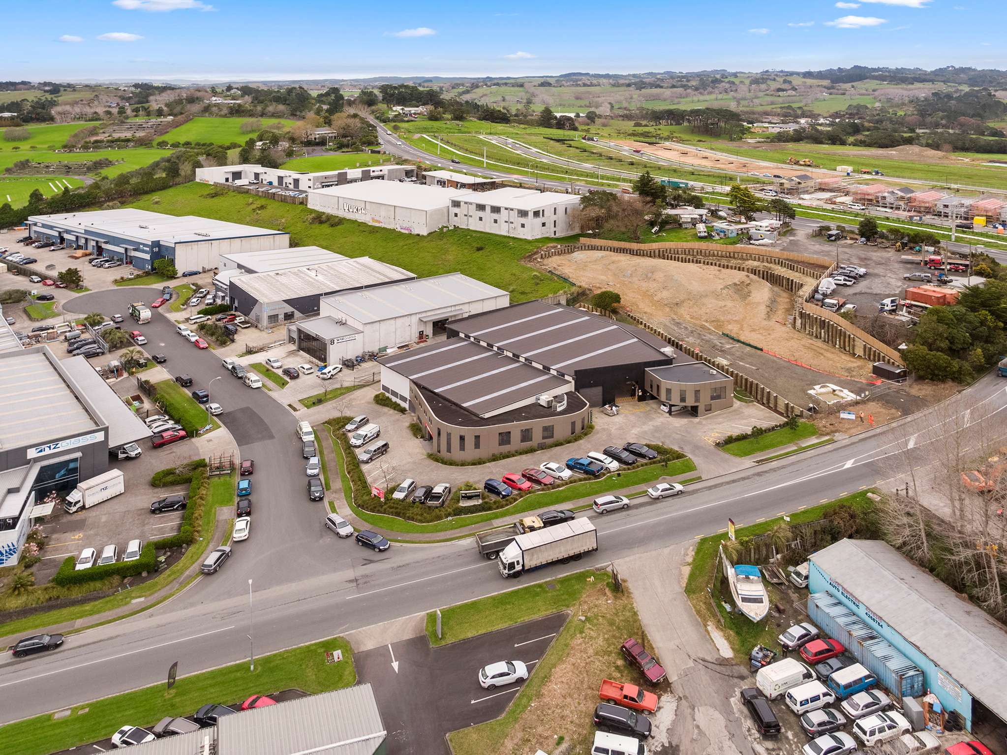 Premium industrial with longstanding manufacturing tenant