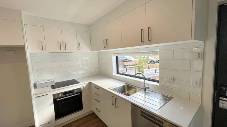 10 Whanui Place Māngere Bridge_14