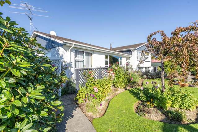 Family-Friendly Home with Garden Bliss