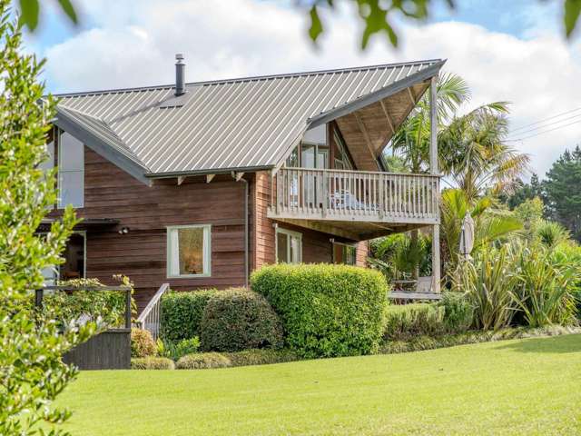 IDYLLIC LIFESTYLE PROPERTY WITH AIRBNB