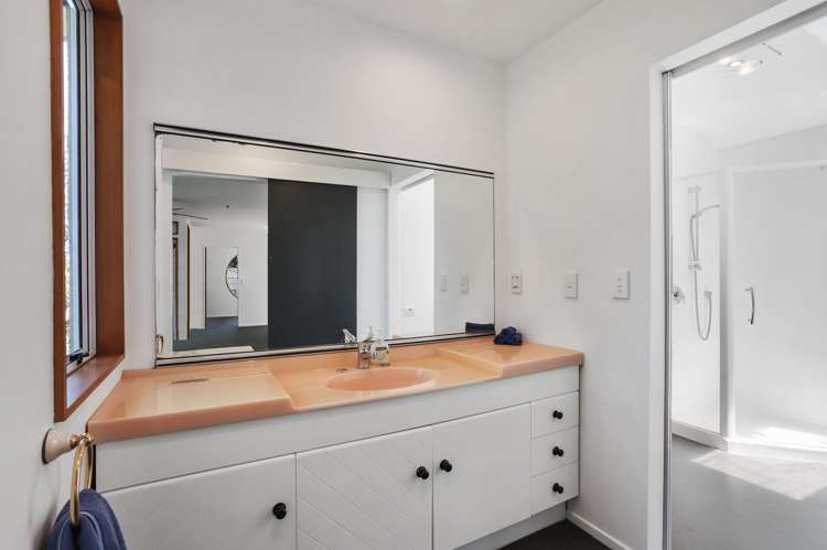 1270 Huia Road Huia_13