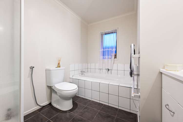 12 Chadwick Place Rototuna North_11