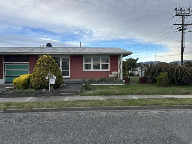 2 bedroom close to Redwoodtown Supermarket