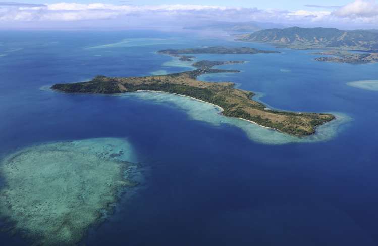 Contiki Resort. Nananu I ra, Raki Raki_0