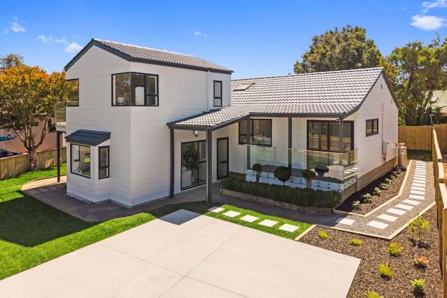 MOVE-IN READY IN OLDE GREENHITHE!