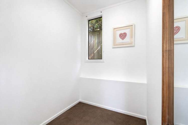 2/54 Lyons Avenue Murrays Bay_18