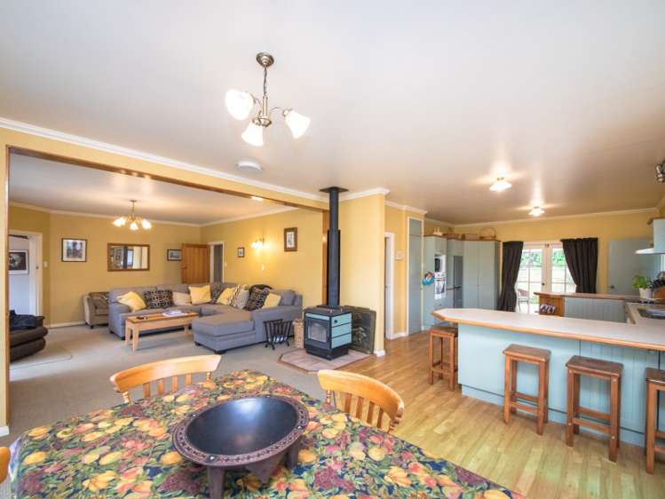 181 Short Road Halcombe_16