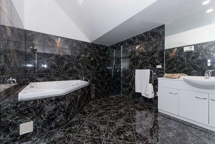 7 Mansion Court West Harbour_13