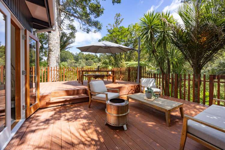 15 Valley View Road Titirangi_11