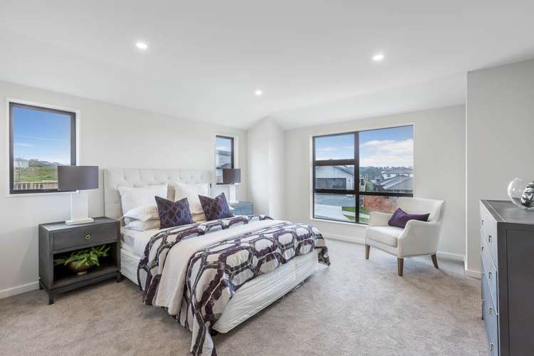 6 Canoe Lane Riverhead_16