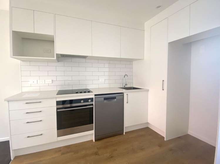 8/3234 Great North Road 1732_7