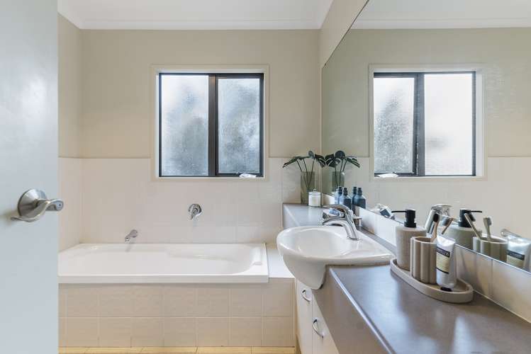 1 Siena Place Te Atatu Peninsula_24