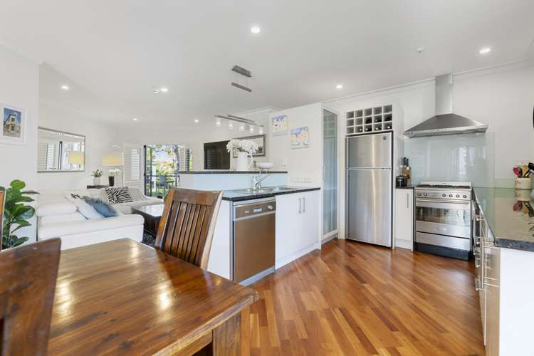 2/177 Hurstmere Road Takapuna_9