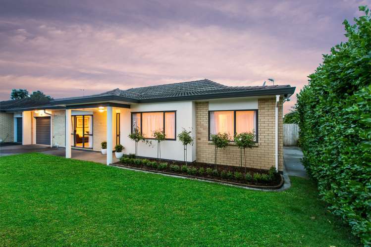 2/15 Miro Road Mangere Bridge_11