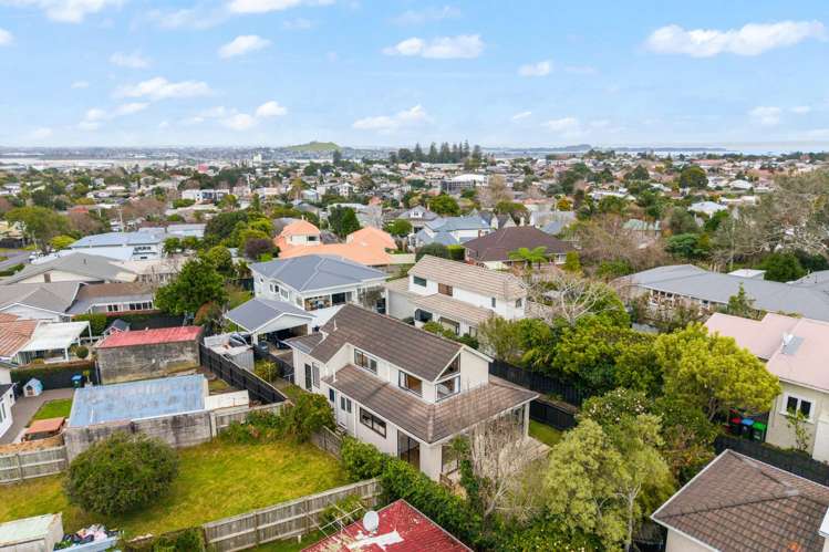 2/65 Campbell Road Onehunga_31