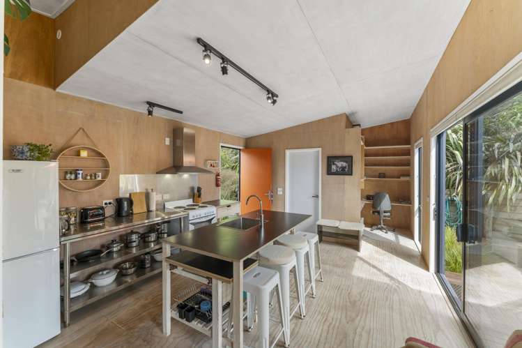 243 Saint Vincent Street Toi Toi_8