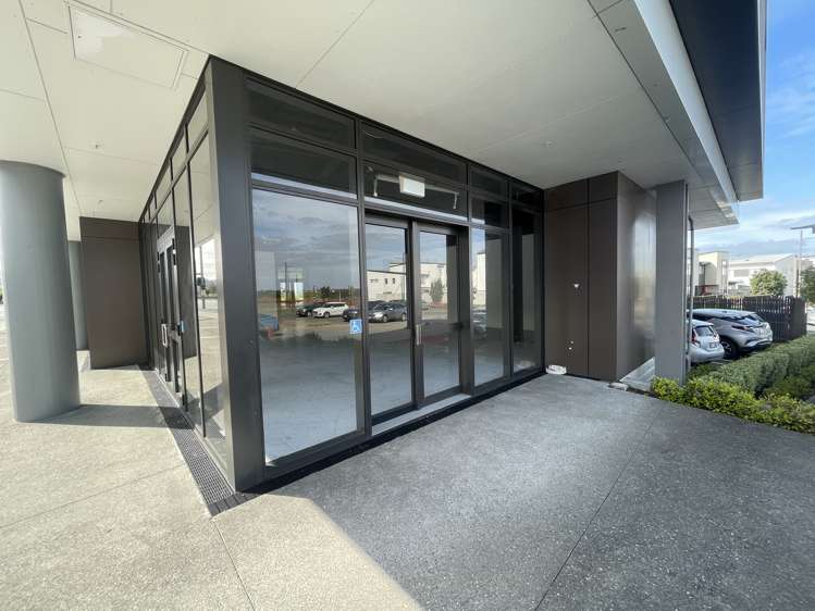 Tenancy 2 and 3/211 Ormiston Road Flat Bush_1