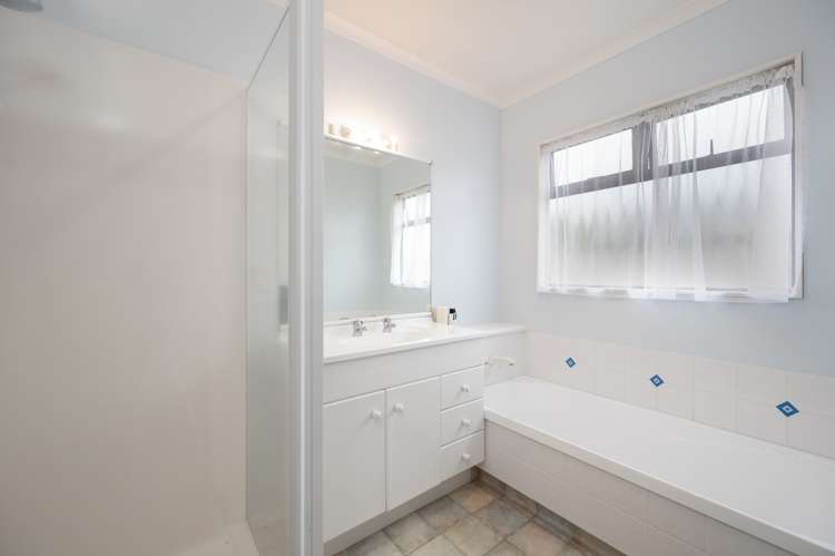 10 Forbury Way Taradale_9