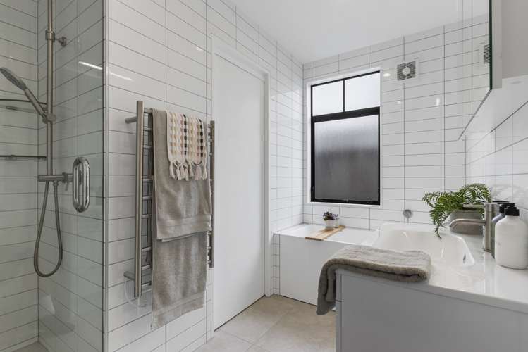 2/114 Landscape Road Mount Eden_10