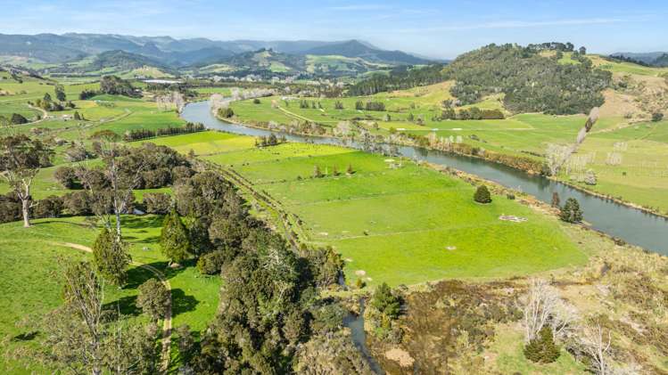 90 Camp Road, Coroglen_5