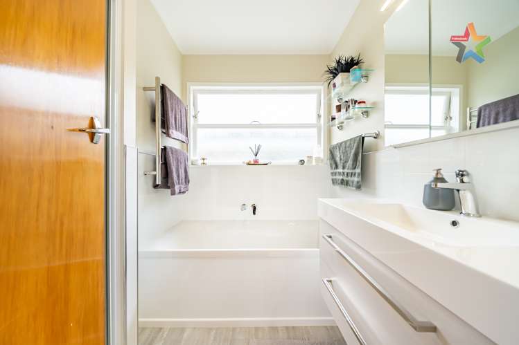 33 Mcgowan Road Wainuiomata_12