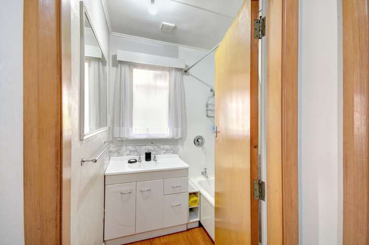 98 Main Road Fairfield_15