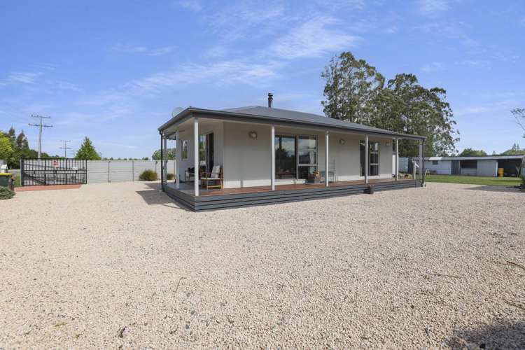 227 Racecourse Road Allenton_18