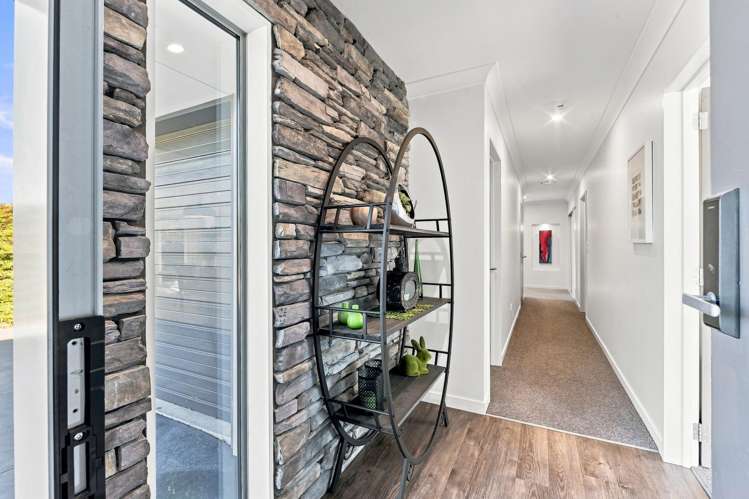 11 Glastonbury Drive Burwood_15