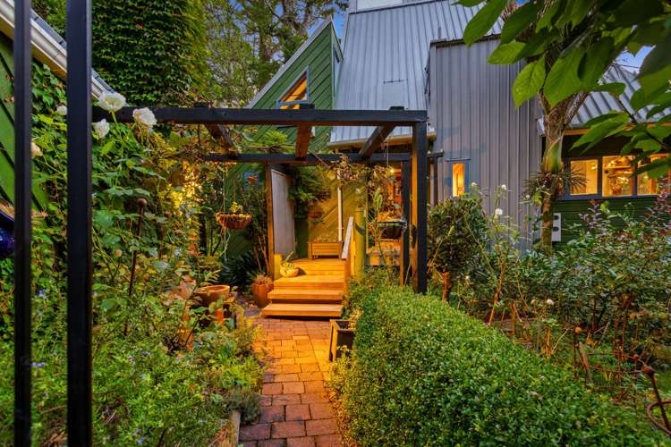 8 Valley View Road Titirangi_6