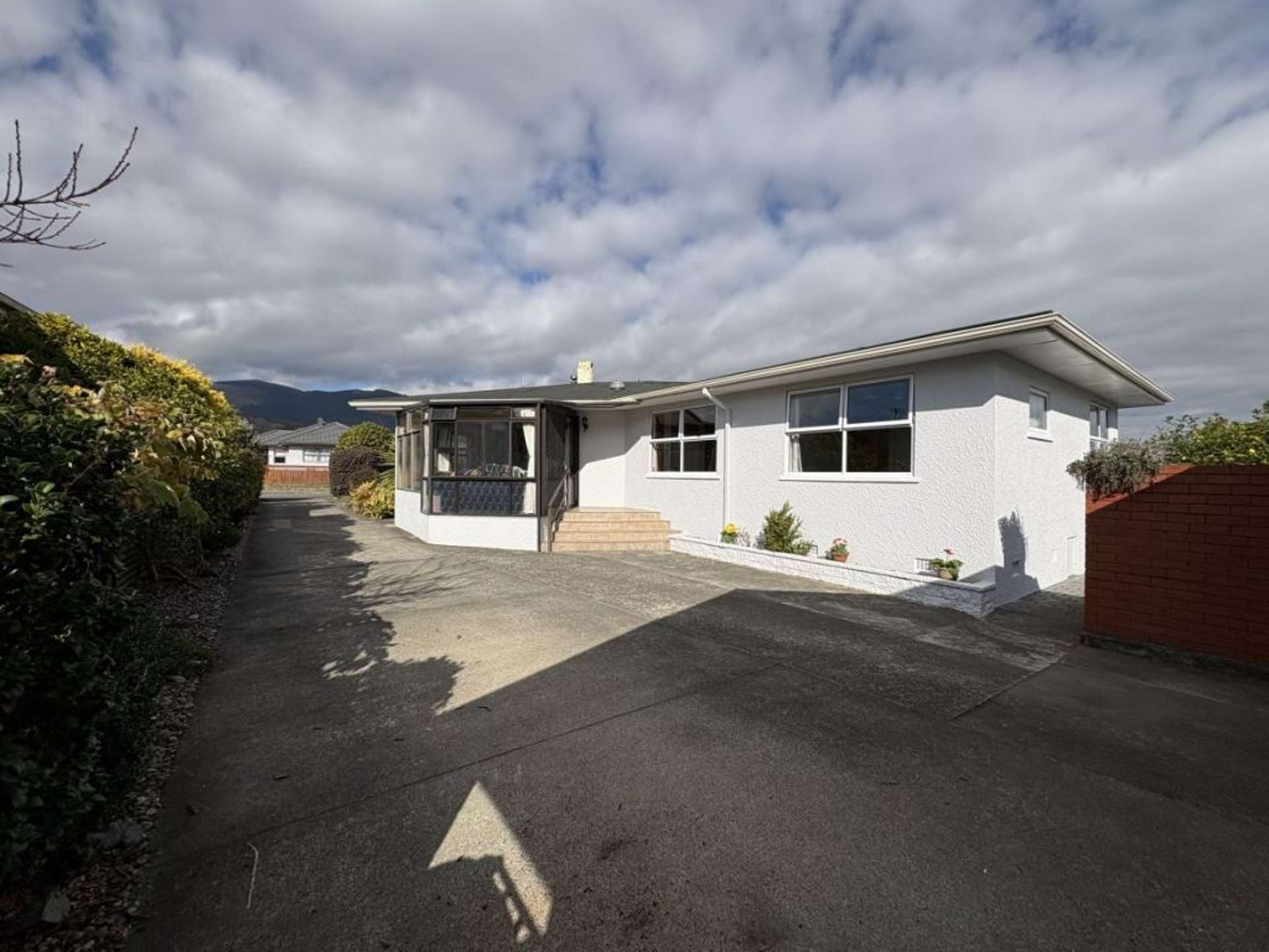 22 Tennyson Crescent Stoke_0