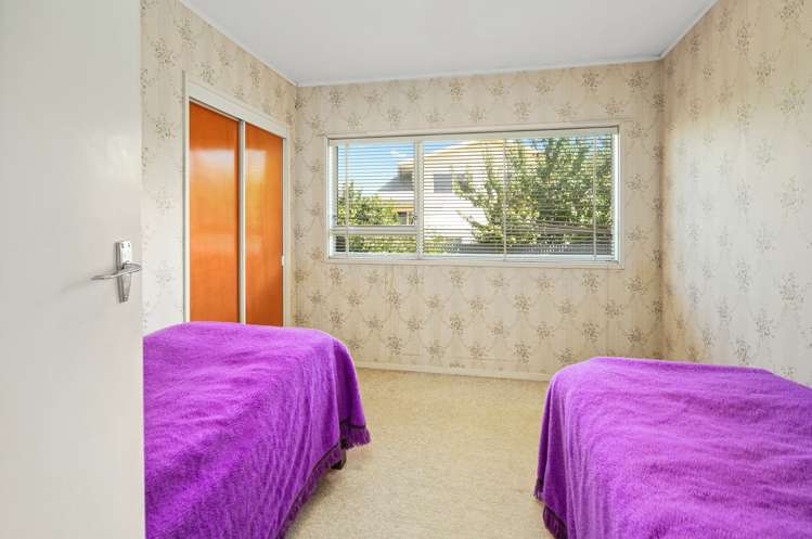 8 Cornwall Place Stoke_14