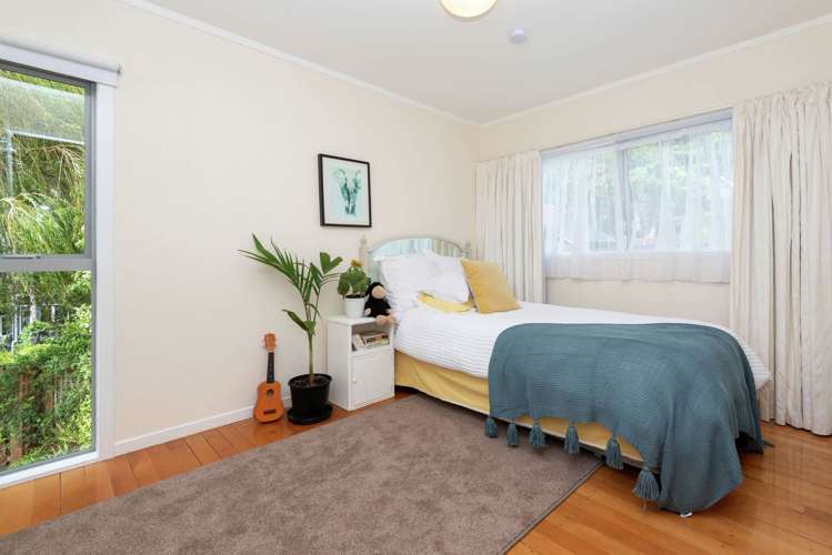 44 Colmar Road Mellons Bay_26