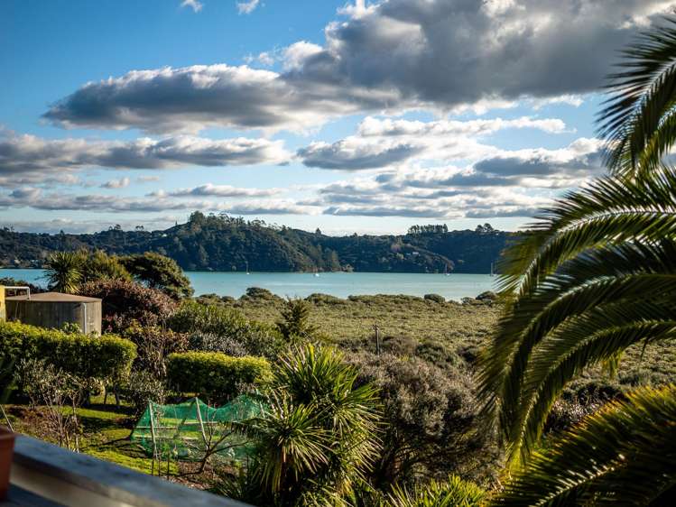 3 Lichen Grove Russell_21