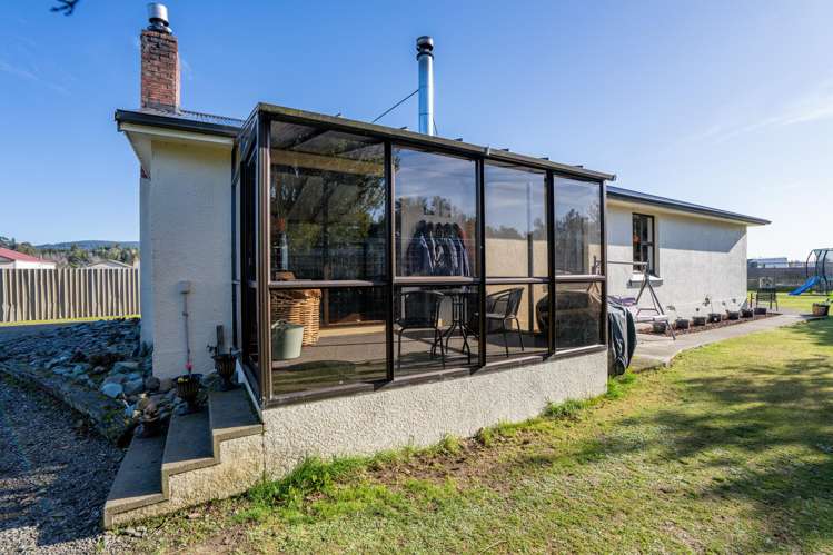 9 Russell Esplanade Otautau_16