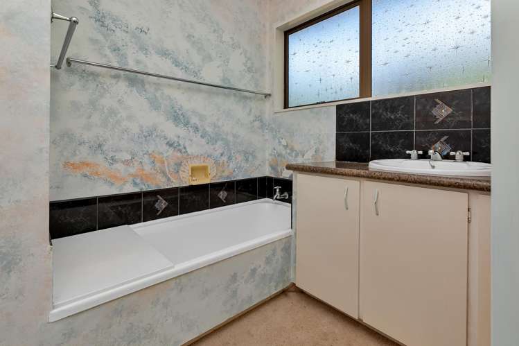 12 Robin Hood Place Onerahi_10