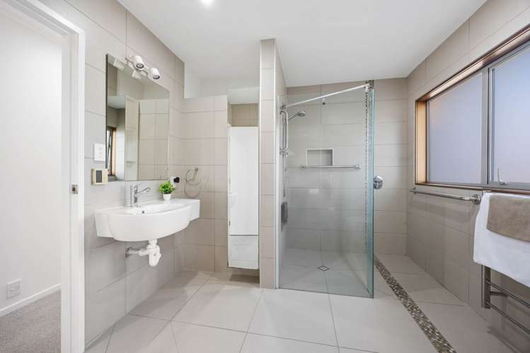 16 Maugham Drive Bucklands Beach_13