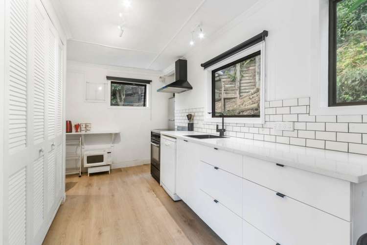 11 Te Papa Road Kawakawa Bay_7