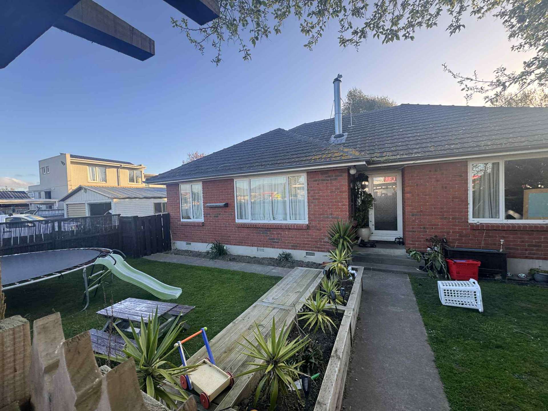 127 Gayhurst Road Dallington_0