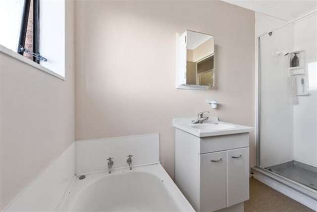 2/6 Kennington Drive Clendon Park_4