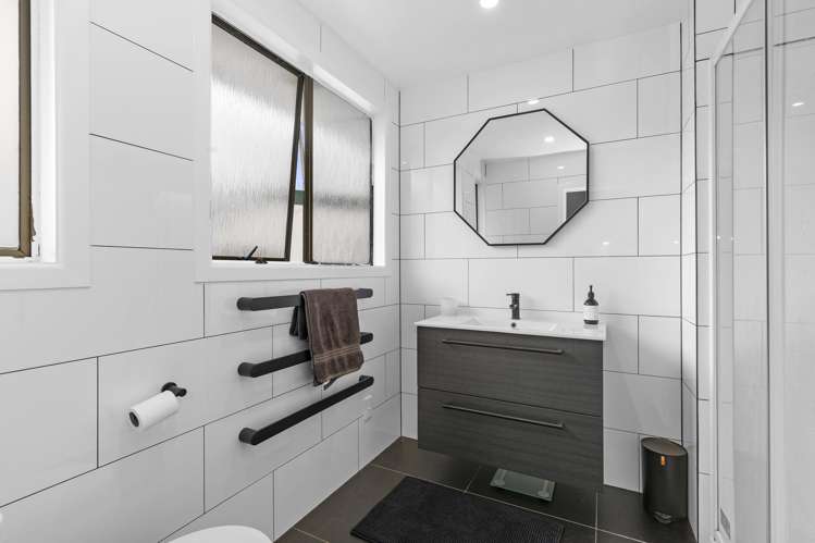 1 Harvard Grove Totara Park_11