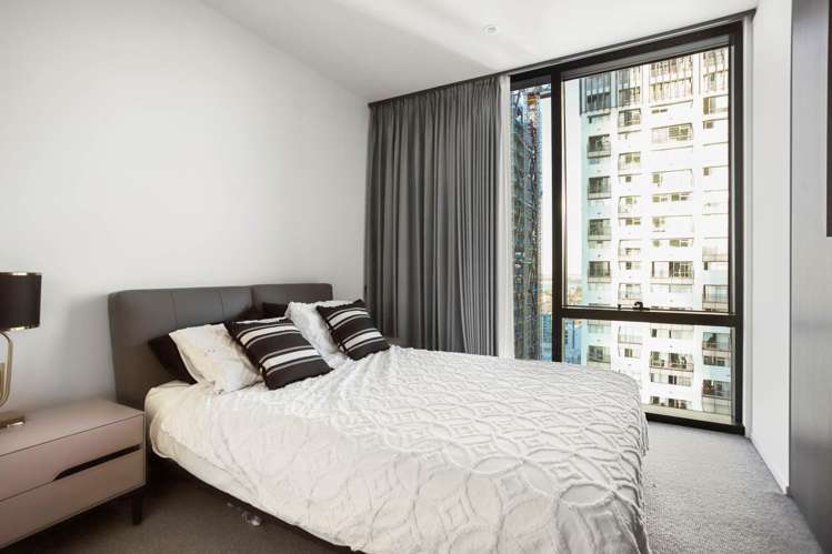 2802/10 Commerce Street City Centre_13
