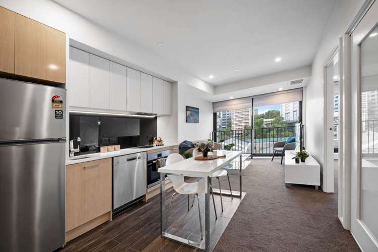 708/70 Anzac Avenue City Centre_2